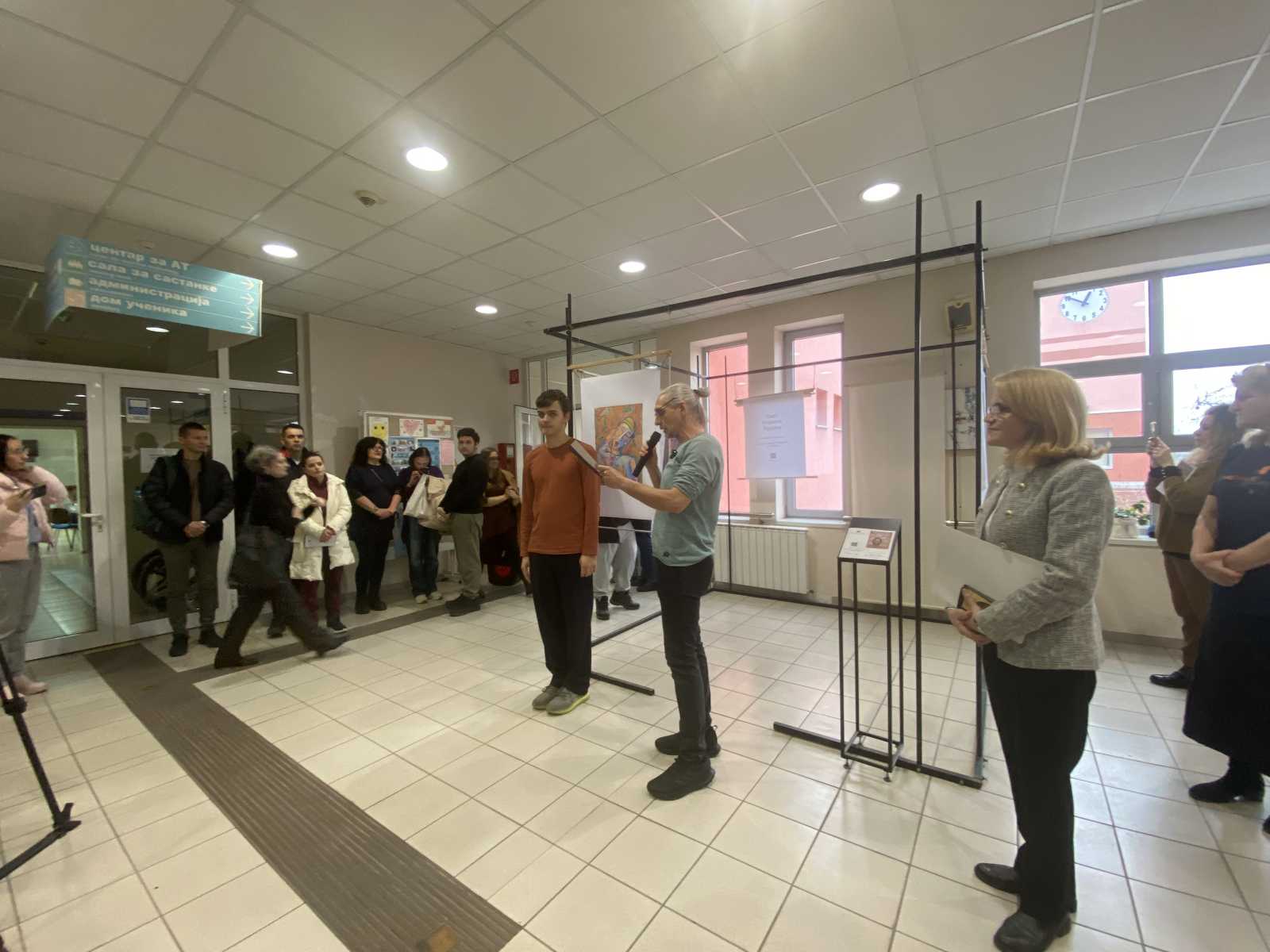 Inkluzivna galerija – Pristupačna umetnost pokreta, zvuka i boje – Boja 03 Inkluzivna galerija - Pristupačna umetnost pokreta, zvuka i boje - Boja 03